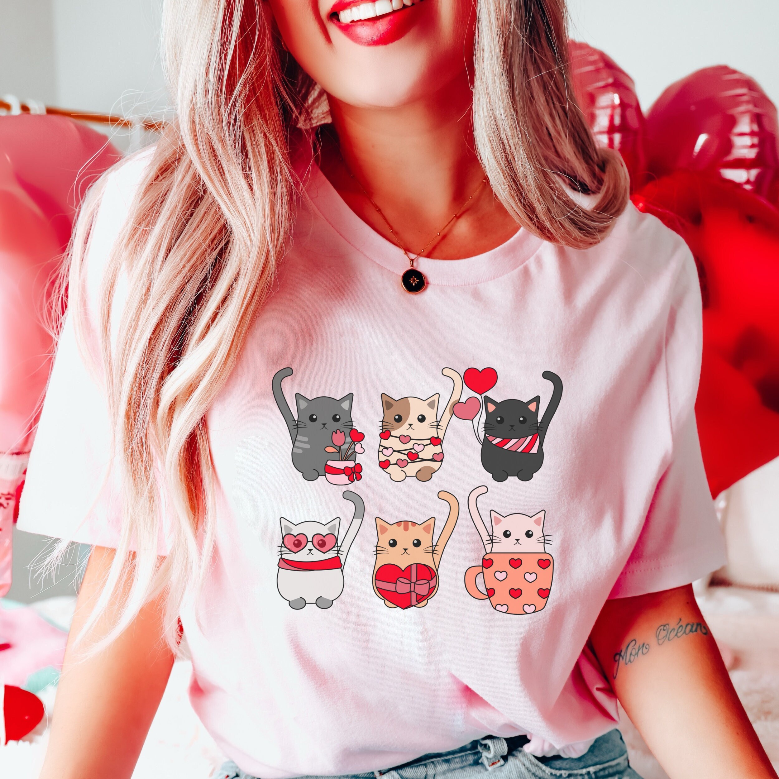 Happy Meowlentines Day Cat Lover T-Shirt | Valentine's Gift