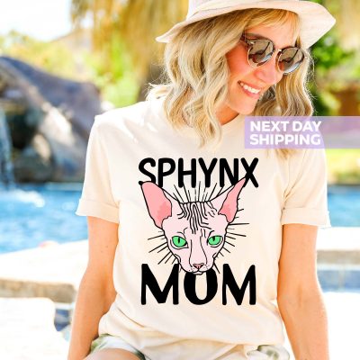 Funny Sphynx Cat Mom T-Shirt - Hairless Cat Lover Gift
