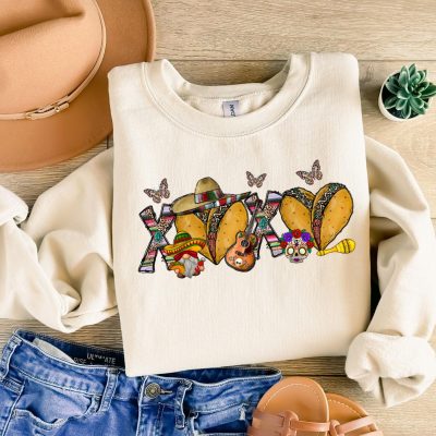 Mexico XOXO Valentine Tacos T-Shirt | Cute Food Design