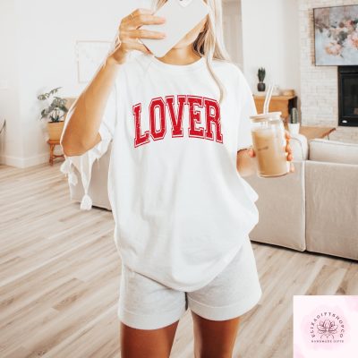 Lover Valentine's Day T-Shirt - Cute Heart Design Women's Tee