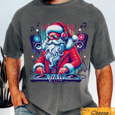 DJ Santa Christmas Music T-Shirt - Funny Holiday Party Tee